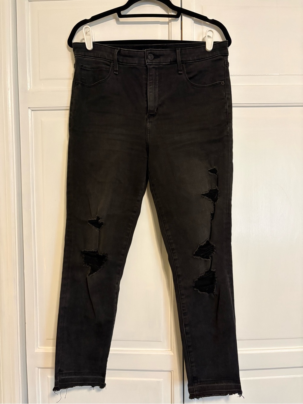 Abercrombie Black Distressed Women’s Skinny Ankle Jeans - Classic High-Rise Fit